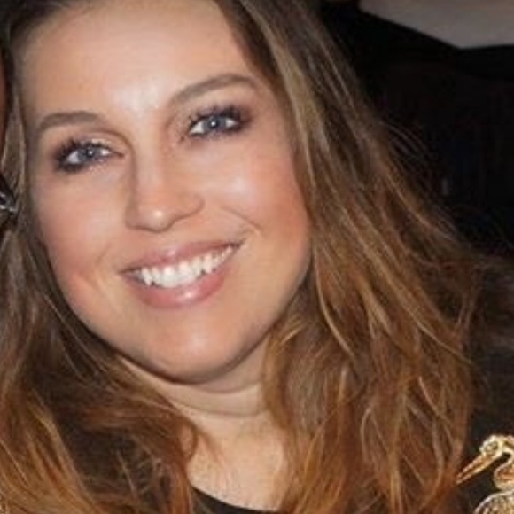 Meet your Posher, Camelle - Picture 2 of 2